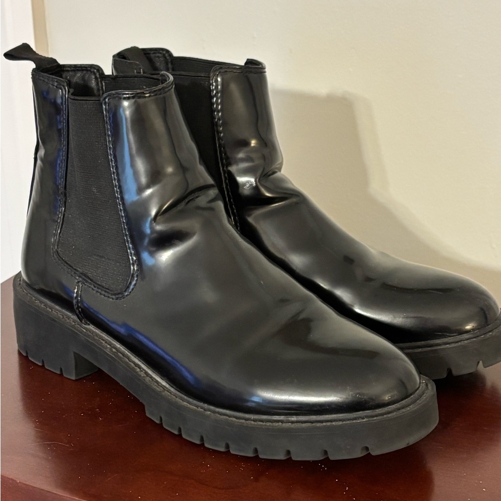 Steve Madden Shiny Black Leather Chelsea Boots 9